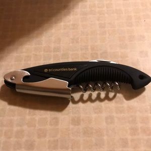 Wine opener for your bar